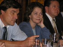 Kimmo Kiljunen, Eilina Gusatinsky ja Janne Seurujärvi seuran paneelissa 2010.