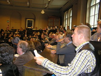 Yliopistomuseon sali oli täynnä seminaarissa 2010.