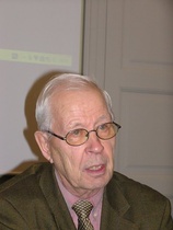 VT, tietokirjailija Esa Seppänen alusti huhtikuussa 2011.