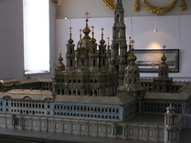 Taideakatemian pienoismalleja. Kuvaaminen taidekoulun luokassa oli kielletty mutta käynti siellä mallien ja taideopiskelijoiden ahtaudessa opettaja Blohinn johdolla oli kiinnostava kokemus.