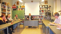 Taisto Tolvanen 12.9.2011. Medvedev ja Putinin varjo. Kuva: Pertti Laherma